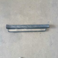 Sliekšņa priekšēja kreisa uzlika (salonā) priekš TOYOTA AVENSIS 2007