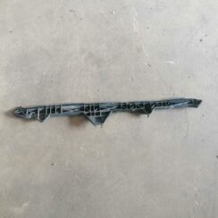 Aizmugurējā spārna un bufera stiprinājums priekš TOYOTA AVENSIS 2007