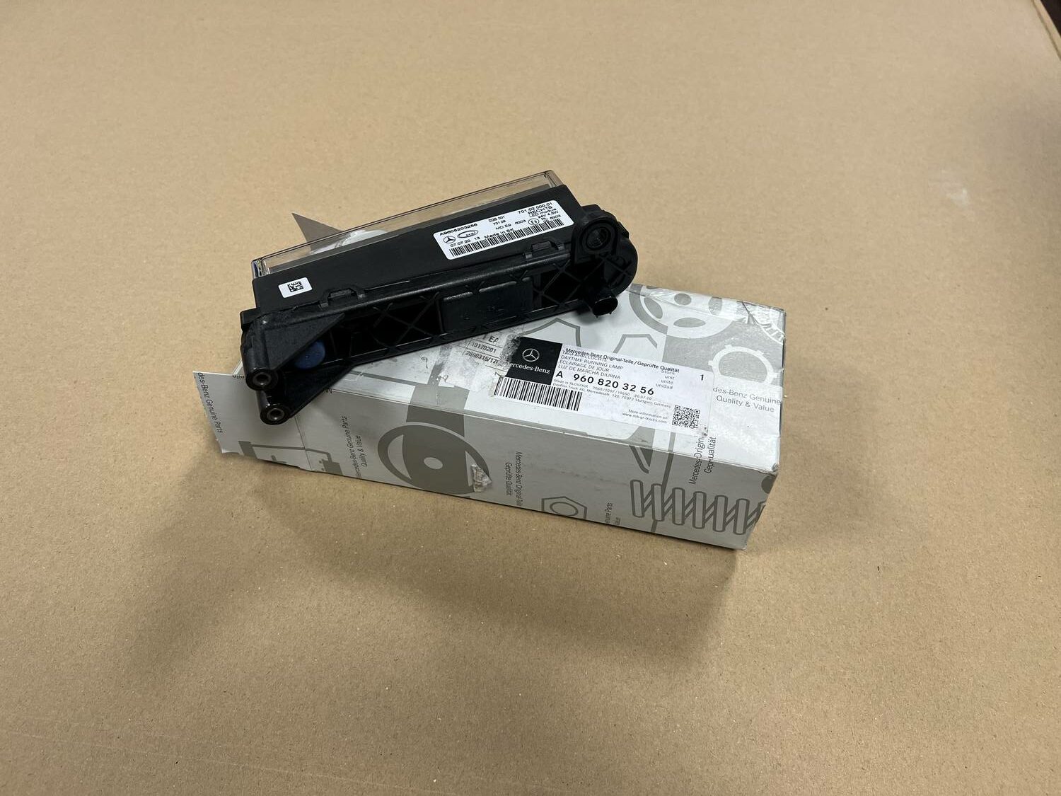 Led dienas gaitas lukturis priekš MERCEDES ACTROS 1 Led dienas gaitas lukturis priekš MERCEDES ACTROS