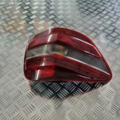 Aizmugurējais kreisais lukturis priekš MERCEDES BENZ ML320 2006 SILVER