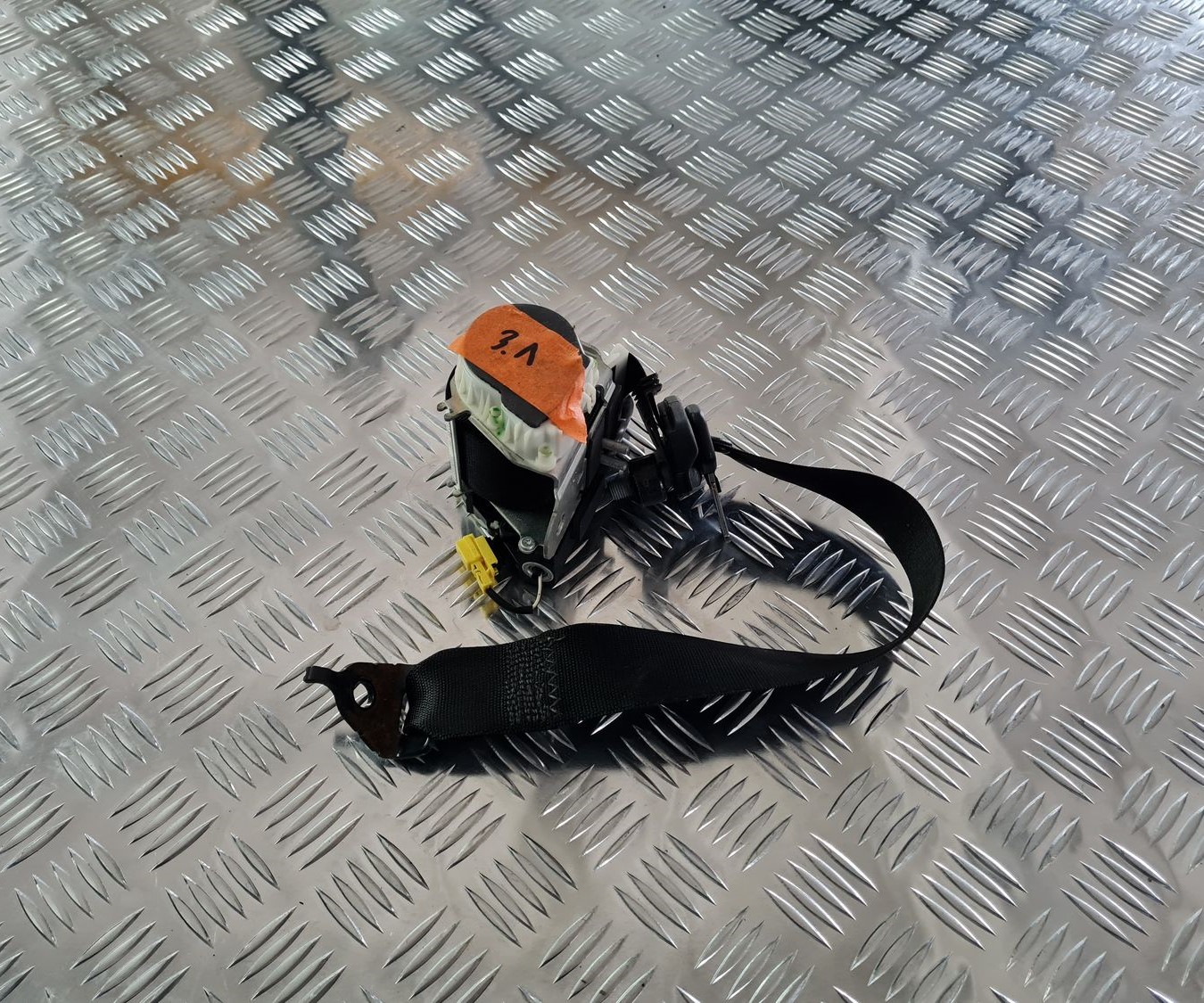 Aizmugurējā kreisa drošības josta priekš MERCEDES BENZ ML320 2006 SILVER