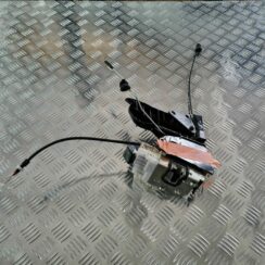 Aizmugurējo kreiso durvju slēdzene priekš MERCEDES BENZ ML320 2006 SILVER