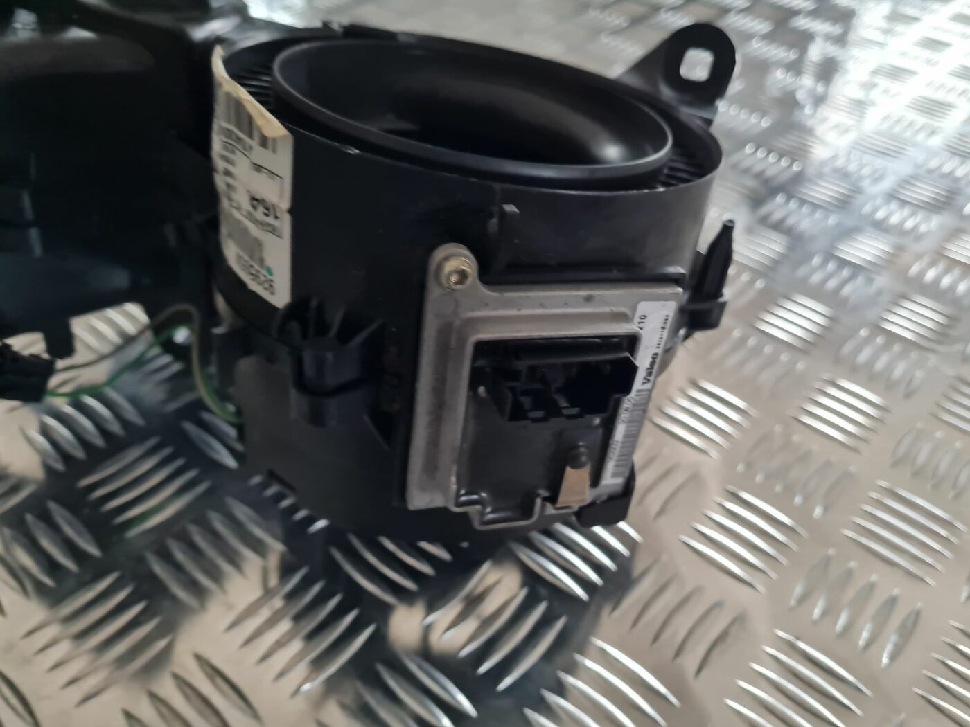 Salona ventilators priekš MERCEDES BENZ ML320 2006 SILVER 2 Salona ventilators priekš MERCEDES BENZ ML320 2006 SILVER