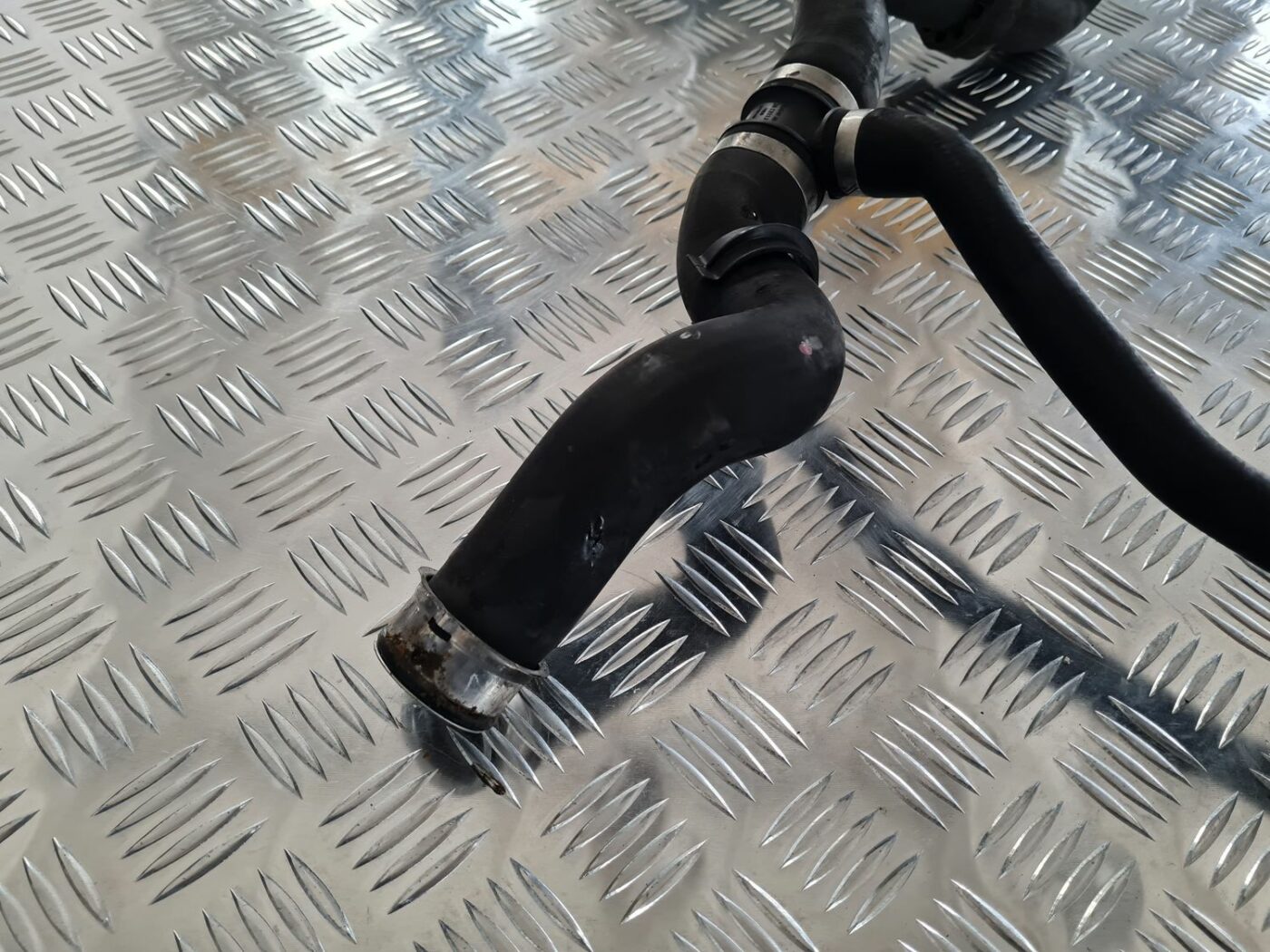 Dzesēšanas caurules priekš MERCEDES BENZ ML320 2006 SILVER 2 Dzesēšanas caurules priekš MERCEDES BENZ ML320 2006 SILVER