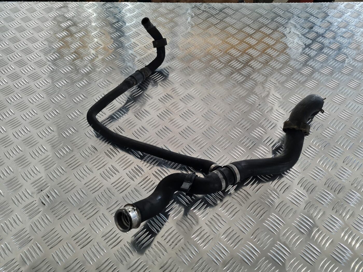 Dzesēšanas caurules priekš MERCEDES BENZ ML320 2006 SILVER 3 Dzesēšanas caurules priekš MERCEDES BENZ ML320 2006 SILVER