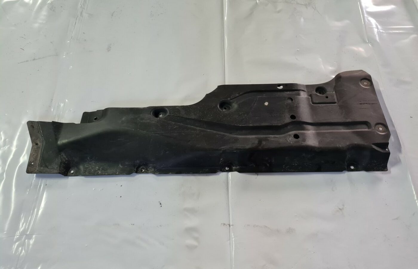 Virsbūves apakšējais aizsargs priekš MERCEDES BENZ ML320 2006 SILVER