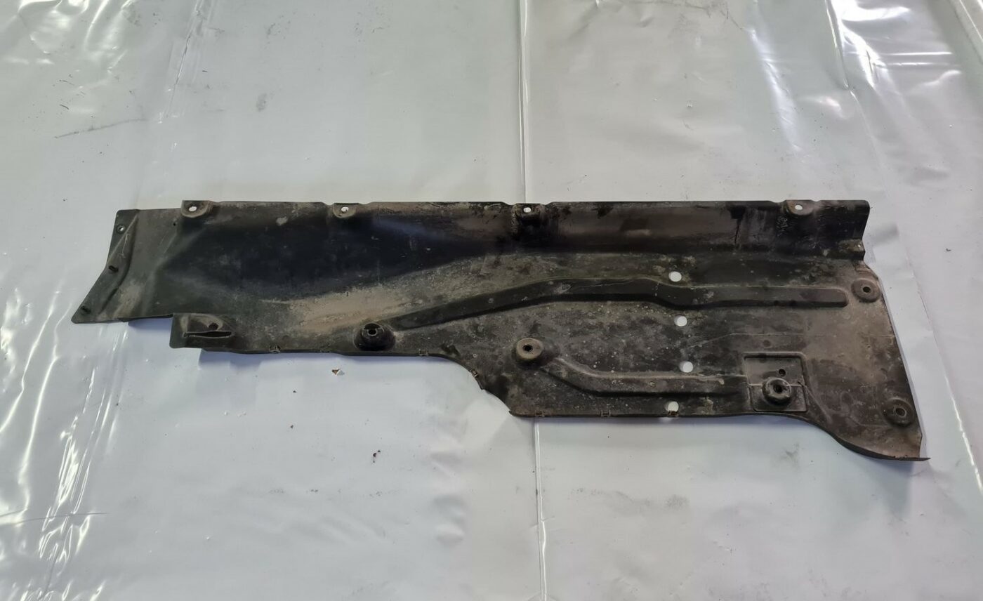 Virsbūves apakšējais aizsargs priekš MERCEDES BENZ ML320 2006 SILVER