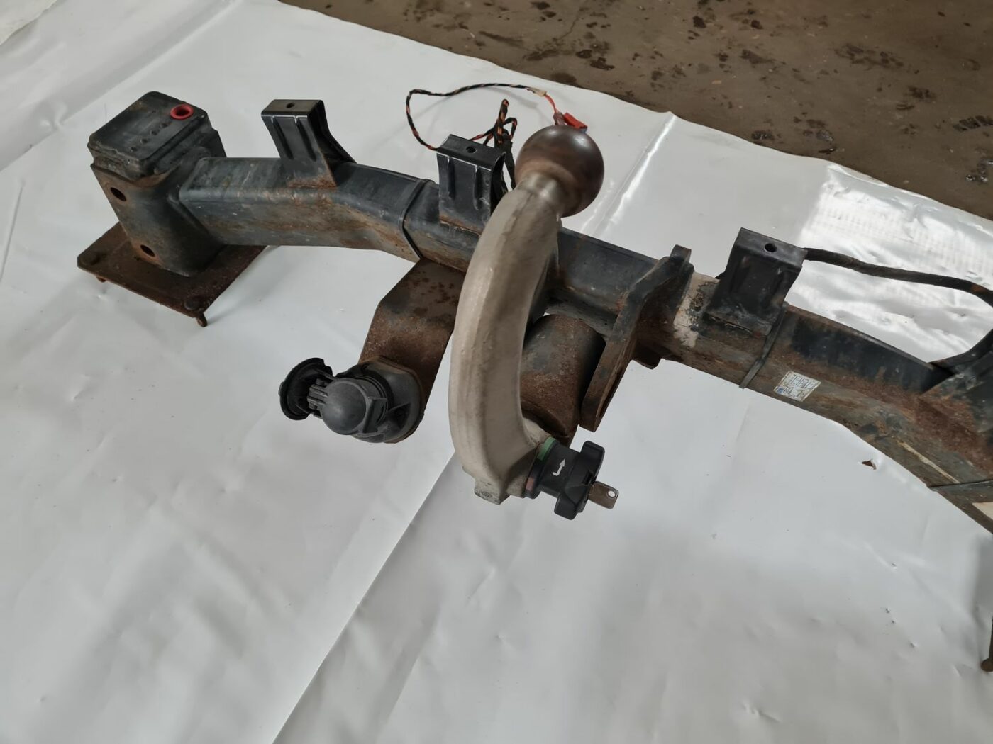 Sakabes ierīce (farkops) priekš MERCEDES BENZ ML320 2006 SILVER 5 Sakabes ierīce (farkops) priekš MERCEDES BENZ ML320 2006 SILVER