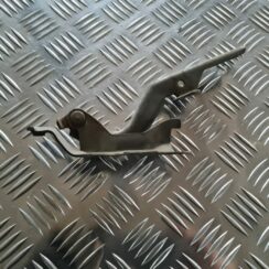 Pārsega eņģe, pa labi priekš TOYOTA COROLLA VERSO 2003