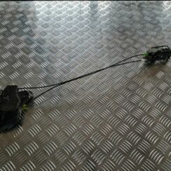 Aizmugurējo kreiso durvju slēdzene priekš TOYOTA COROLLA VERSO 2003