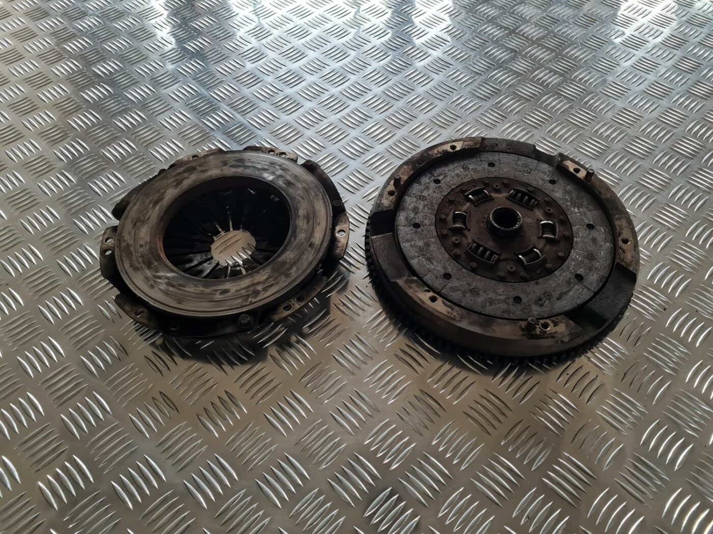 Sajūga komplekts priekš TOYOTA COROLLA VERSO 2003 4 Sajūga komplekts priekš TOYOTA COROLLA VERSO 2003