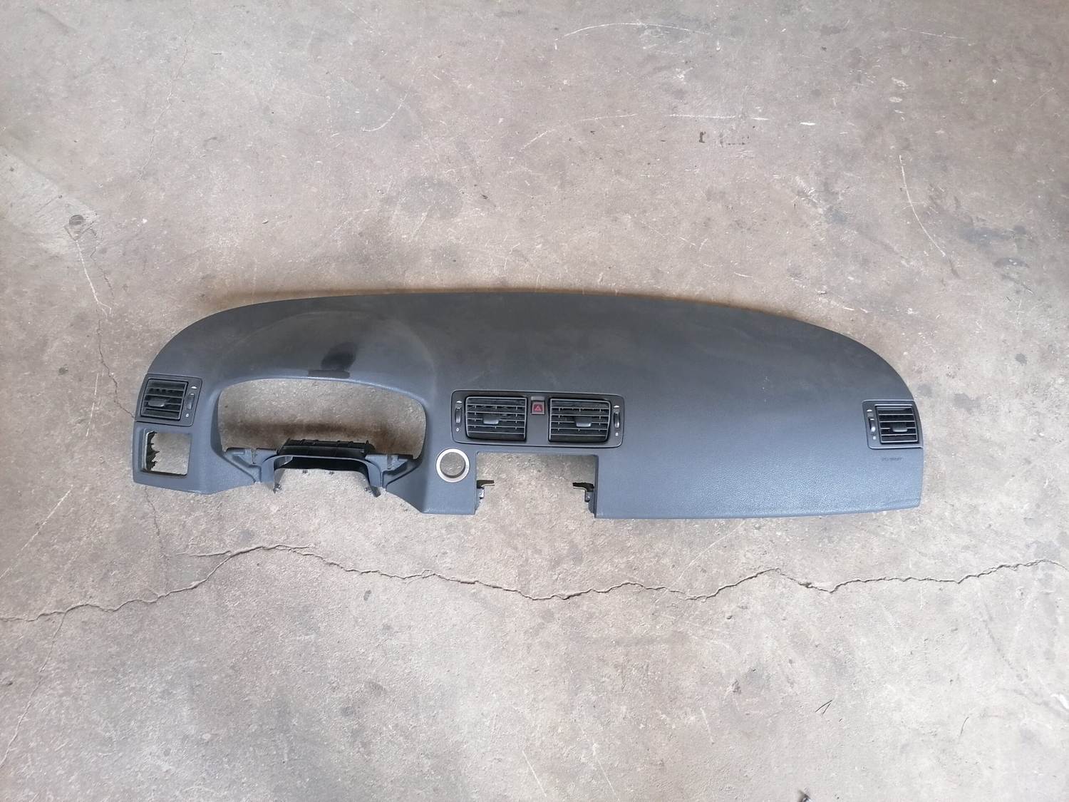 Mērinstrumentu panelis priekš VOLVO C30 2008 SILVER 1 Mērinstrumentu panelis priekš VOLVO C30 2008 SILVER