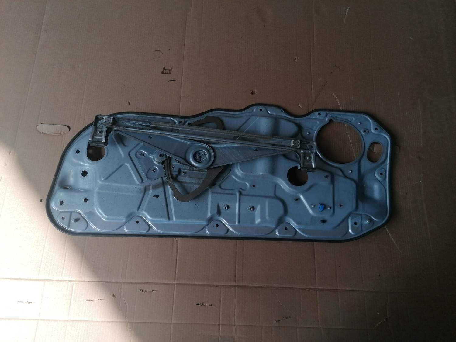 Stikla pacelšanas mehānisma panele priekš VOLVO C30 2008 SILVER