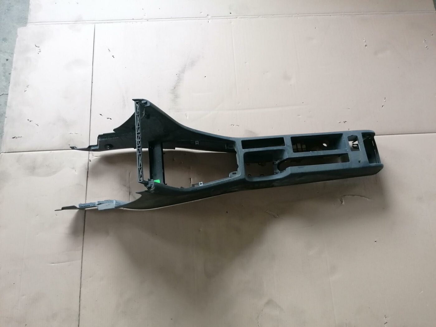 Centrālās konsoles apdares lielākā daļa priekš AUDI A4 2008 AVANT