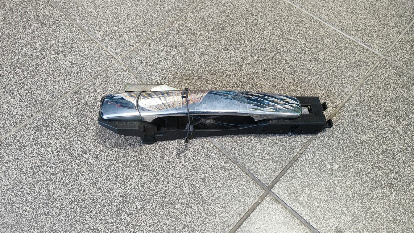 Aizmugurējāis labais durvju rokturis priekš NISSAN X-TRAIL 2007 1 Aizmugurējāis labais durvju rokturis priekš NISSAN X-TRAIL 2007