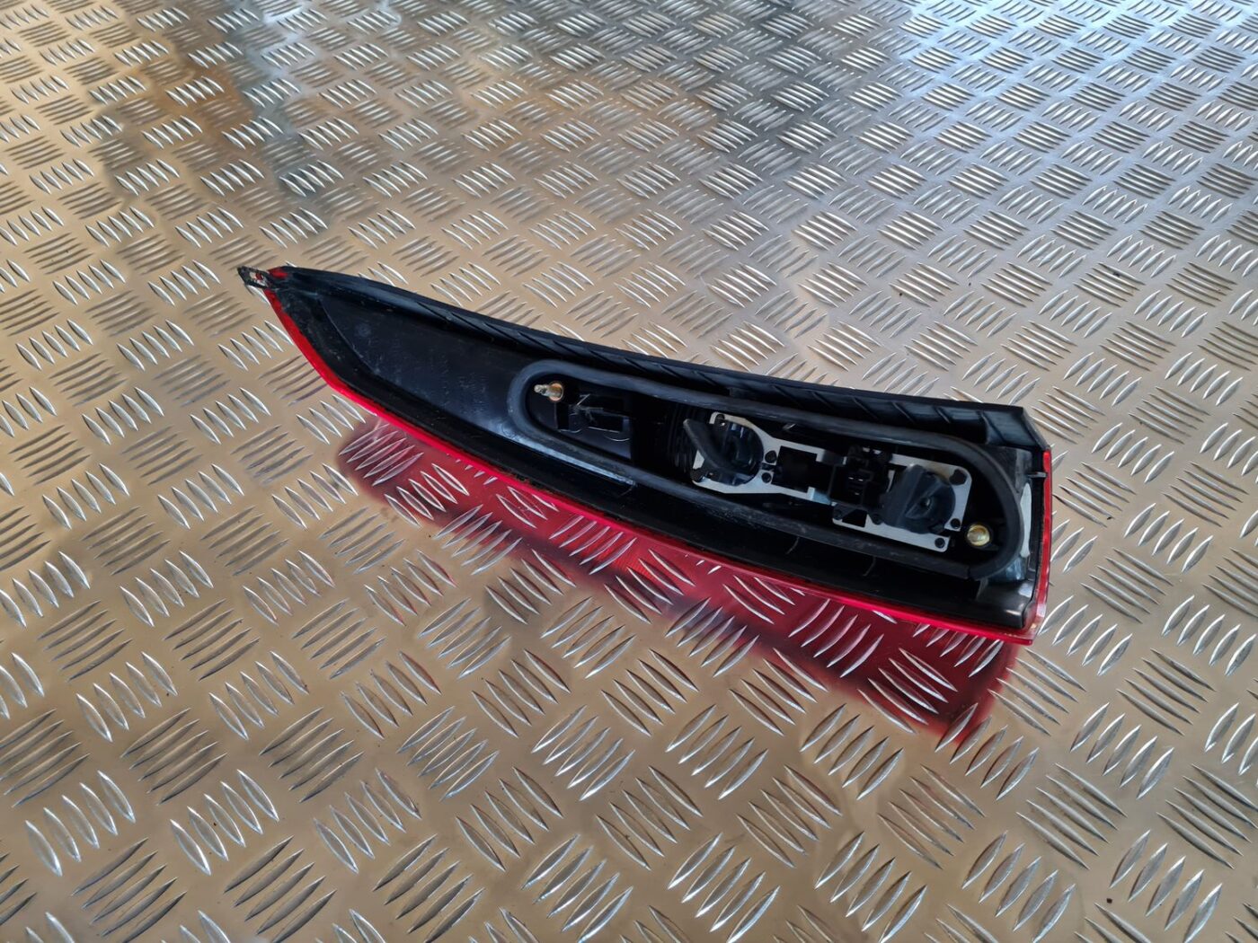 Aizmugurējais labais lukturis priekš VOLVO V70 2002 ASHGOLD