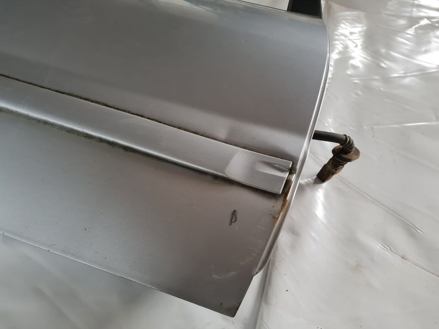 Aizmugurējās labās durvis priekš MITSUBISHI LANCER 2006 5 Aizmugurējās labās durvis priekš MITSUBISHI LANCER 2006