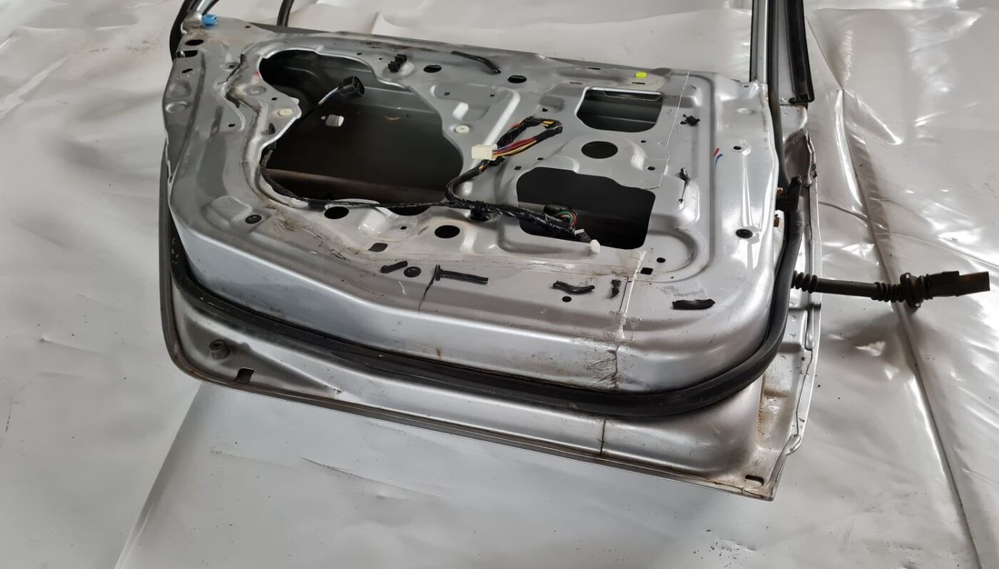 Aizmugurējās kreisās durvis priekš MITSUBISHI LANCER 2006