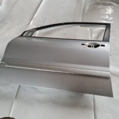 Priekšējās kreisās durvis priekš MITSUBISHI LANCER 2006