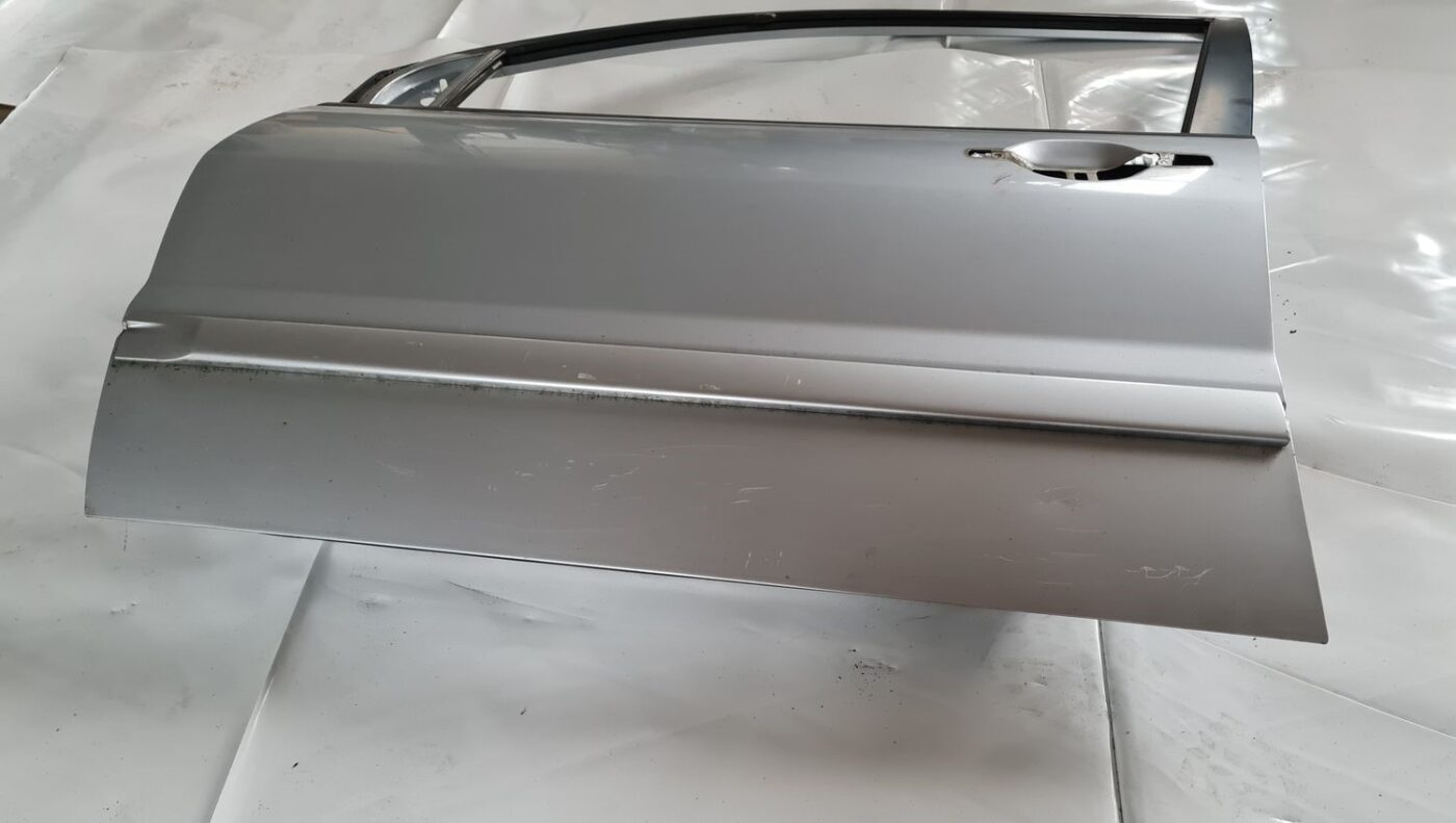 Priekšējās kreisās durvis priekš MITSUBISHI LANCER 2006 2 Priekšējās kreisās durvis priekš MITSUBISHI LANCER 2006