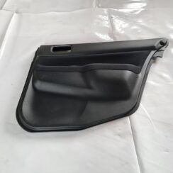 Aizmugurējo labo durvju apdare priekš MITSUBISHI LANCER 2006