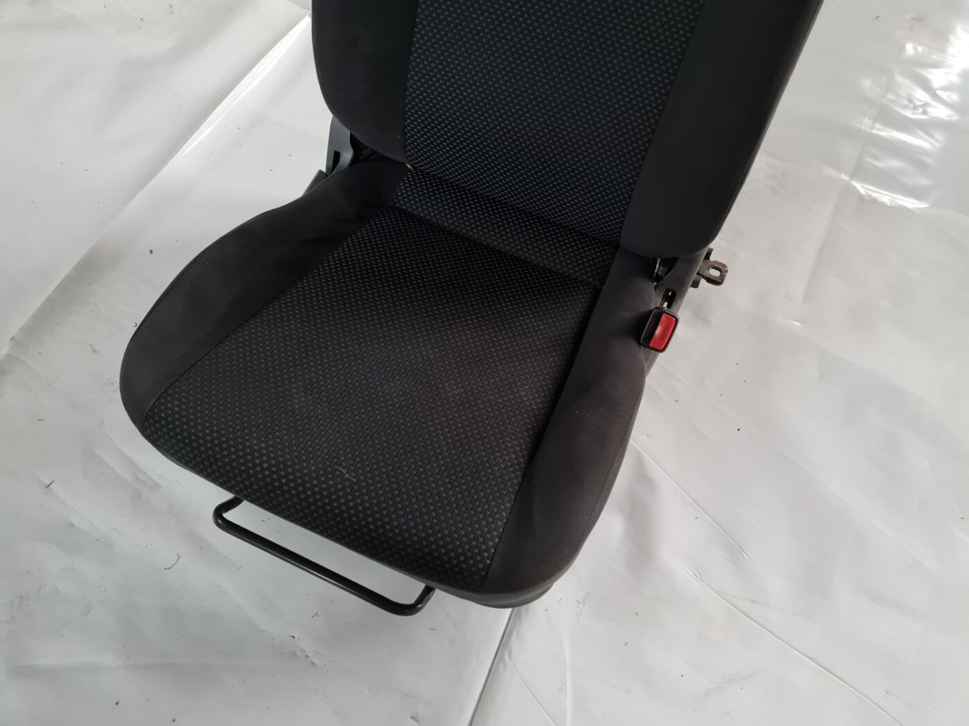 Priekšējais labais sēdeklis priekš MITSUBISHI LANCER 2006