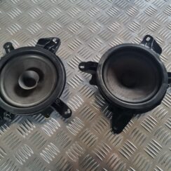 Durvju skaļrunis, apakšā priekš VOLVO V70 2003 SILVER