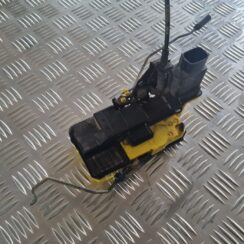 Aizmugurējo labo durvju slēdzene priekš VOLVO V70 2003 SILVER