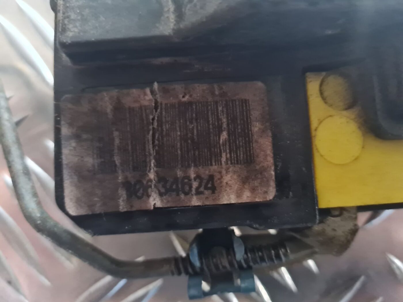 Aizmugurējo labo durvju slēdzene priekš VOLVO V70 2003 SILVER 3 Aizmugurējo labo durvju slēdzene priekš VOLVO V70 2003 SILVER