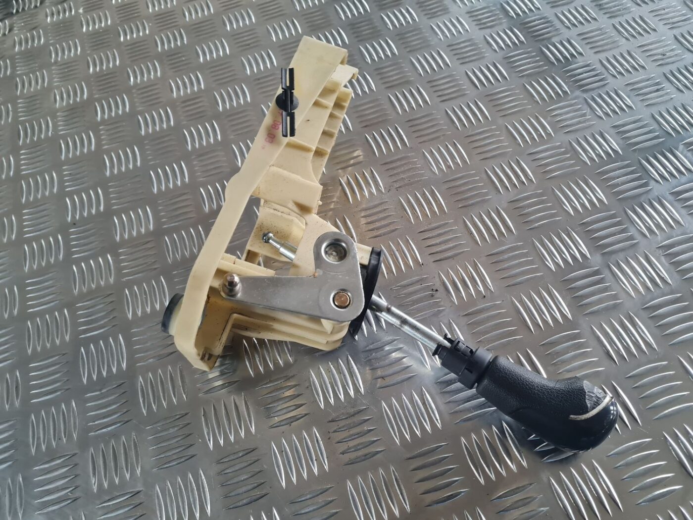 Ātrumu pārslēgšanas slēdzis priekš VOLVO V70 2003 SILVER