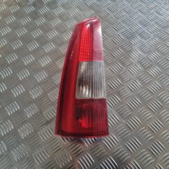 Aizmugurējais kreisais lukturis priekš VOLVO V70 2003 SILVER