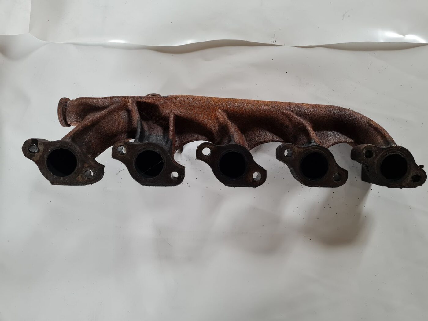 Izplūdes kolektors priekš VOLVO V70 2003 SILVER 2 Izplūdes kolektors priekš VOLVO V70 2003 SILVER