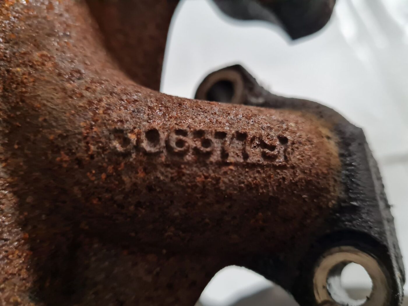 Izplūdes kolektors priekš VOLVO V70 2003 SILVER 3 Izplūdes kolektors priekš VOLVO V70 2003 SILVER