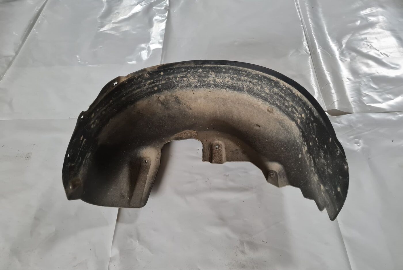 Aizmugurējais labais paspārns priekš VOLVO V70 2003 SILVER 1 Aizmugurējais labais paspārns priekš VOLVO V70 2003 SILVER