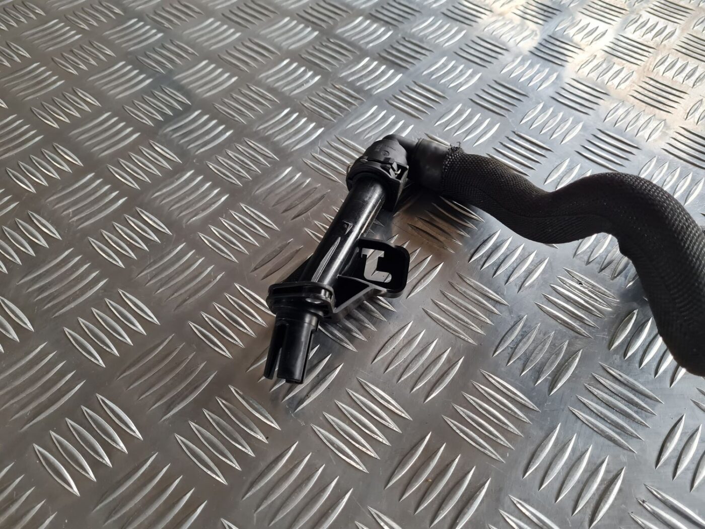 Dzesēšanas caurule priekš CITROEN C4 2018 4 Dzesēšanas caurule priekš CITROEN C4 2018