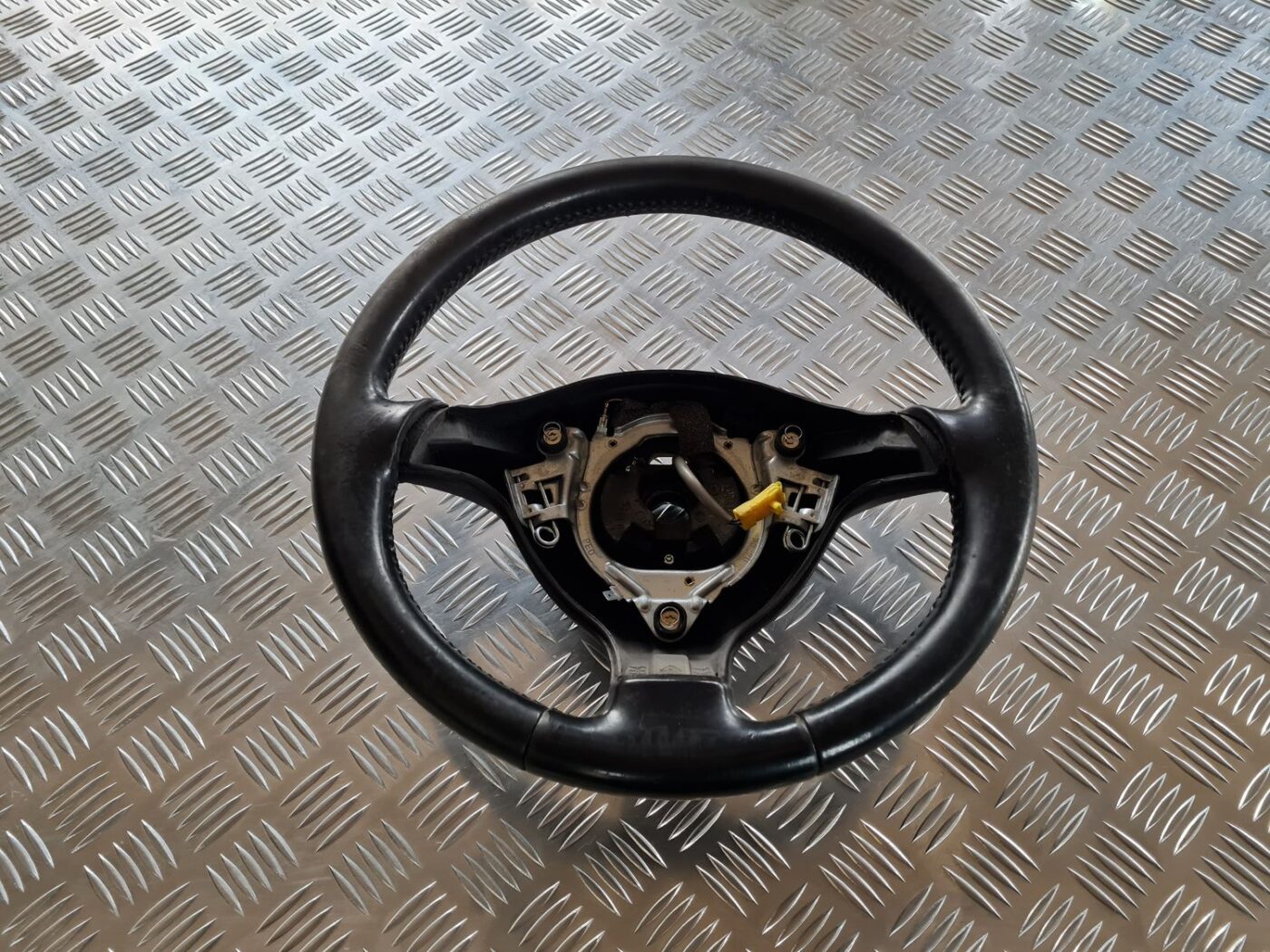 Stūre priekš VW PASSAT 2004 UNIVERSAL GREY 1 Stūre priekš VW PASSAT 2004 UNIVERSAL GREY