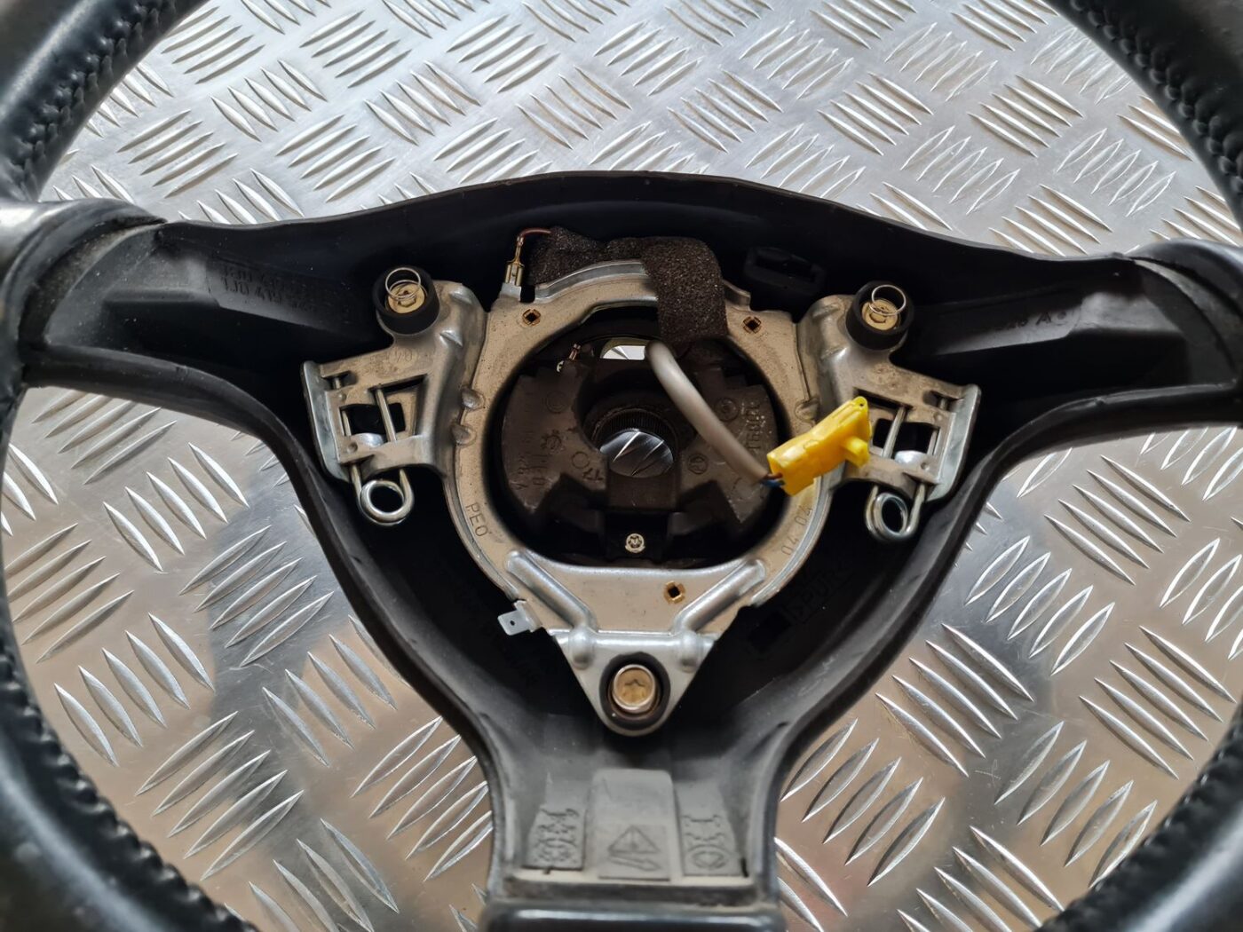 Stūre priekš VW PASSAT 2004 UNIVERSAL GREY 2 Stūre priekš VW PASSAT 2004 UNIVERSAL GREY