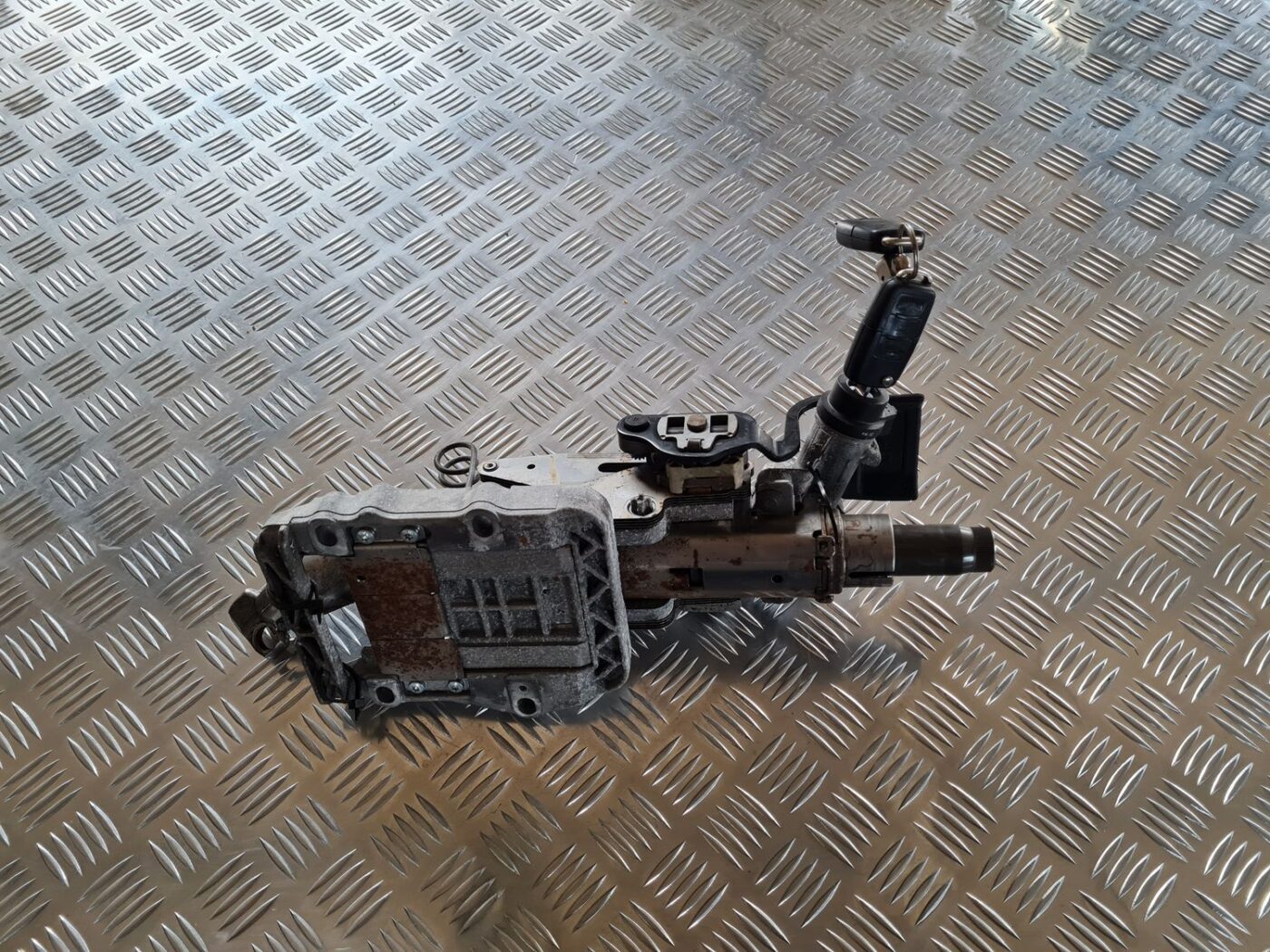 Stūres statne priekš VW PASSAT 2004 UNIVERSAL GREY