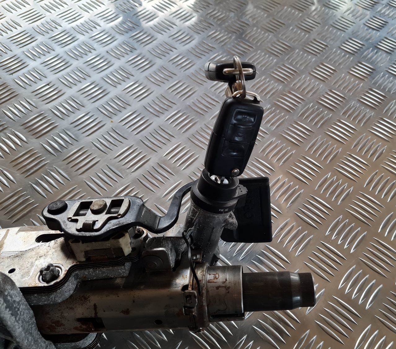 Stūres statne priekš VW PASSAT 2004 UNIVERSAL GREY