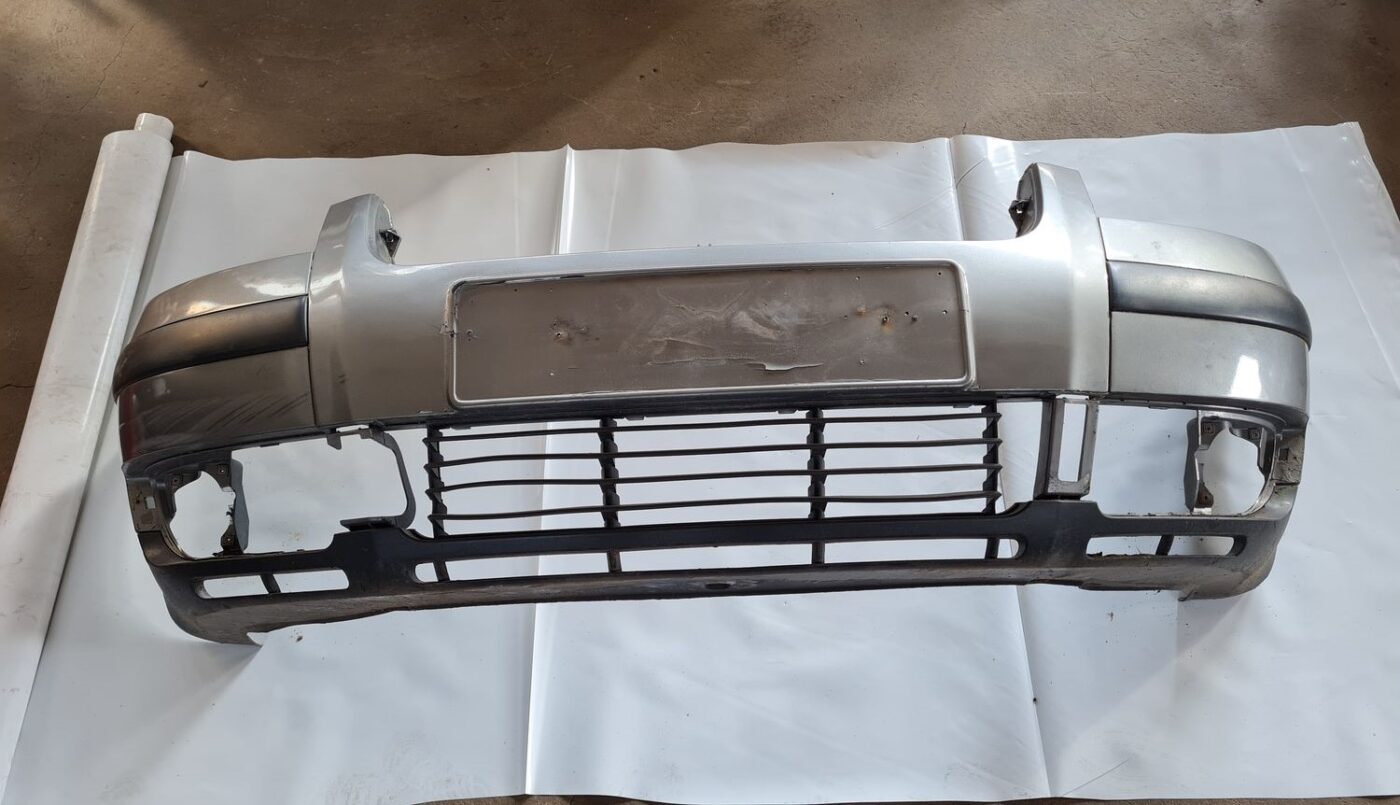 Priekšējais buferis priekš VW PASSAT 2004 UNIVERSAL GREY 1 Priekšējais buferis priekš VW PASSAT 2004 UNIVERSAL GREY