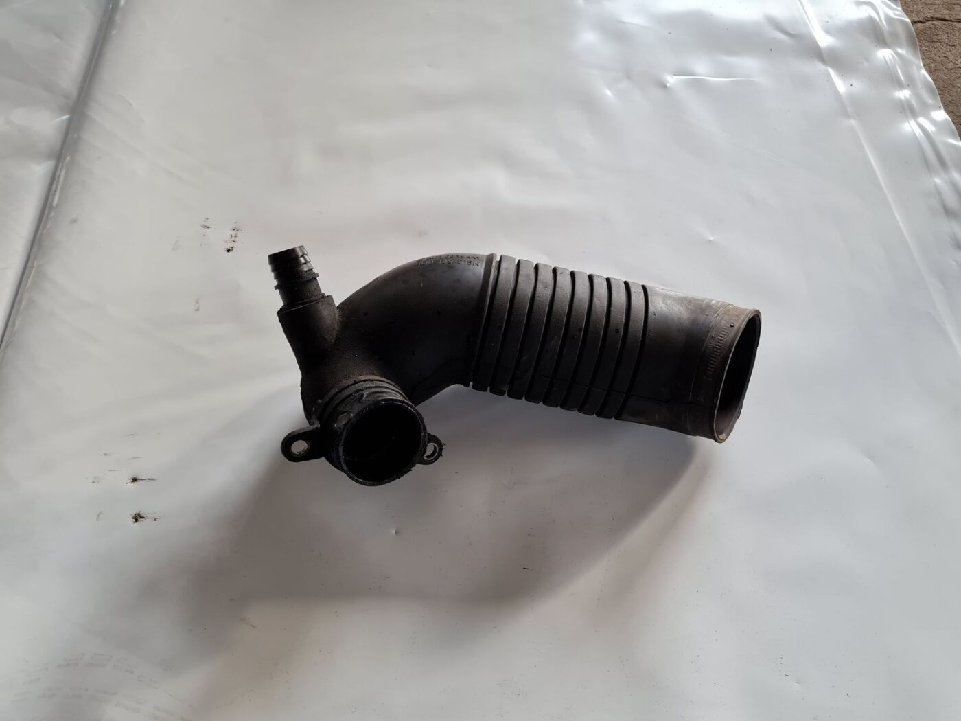 Interkulera caurule priekš VW PASSAT 2004 UNIVERSAL GREY 1 Interkulera caurule priekš VW PASSAT 2004 UNIVERSAL GREY