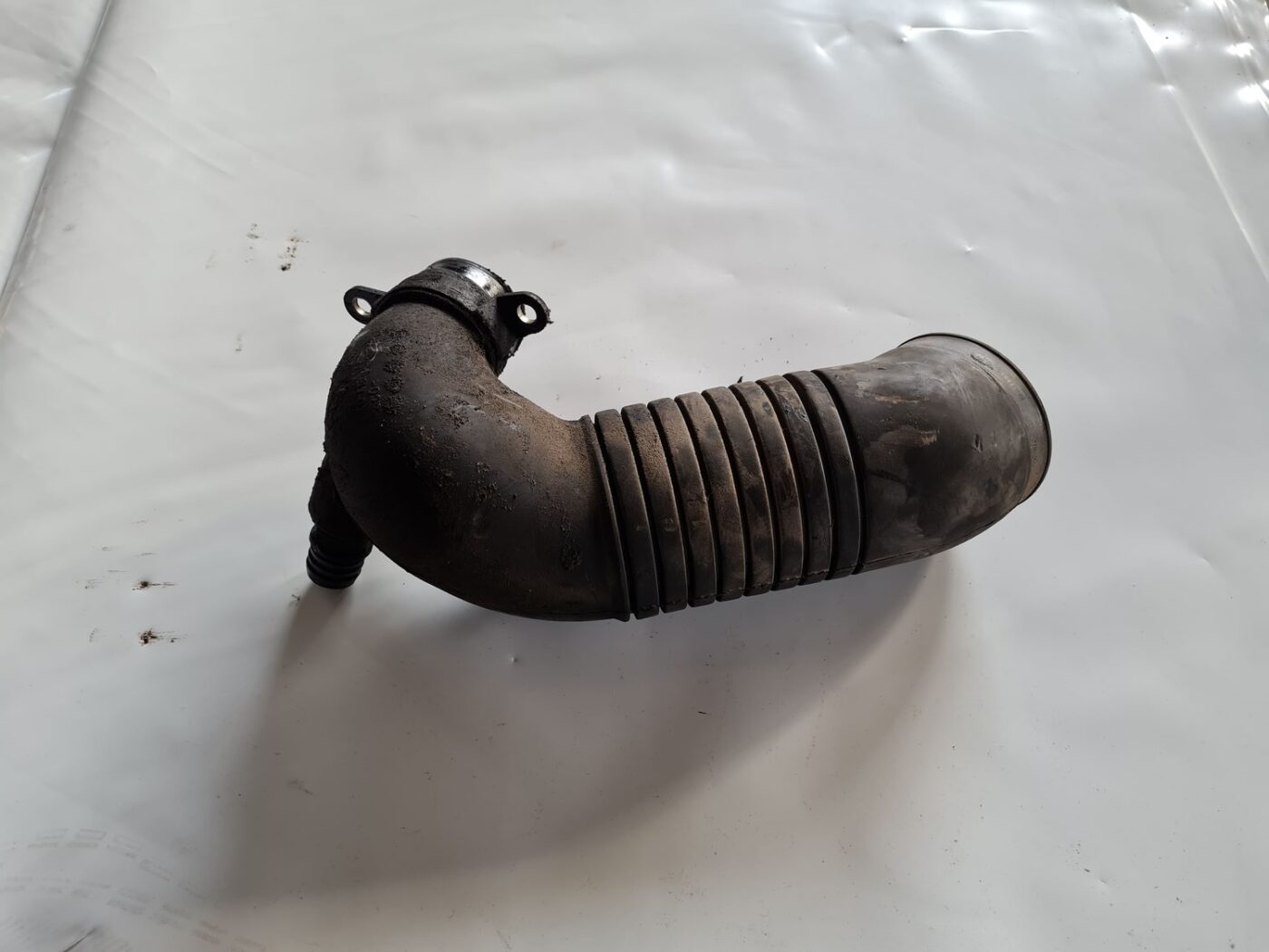 Interkulera caurule priekš VW PASSAT 2004 UNIVERSAL GREY 3 Interkulera caurule priekš VW PASSAT 2004 UNIVERSAL GREY