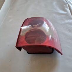 Aizmugurējais labais lukturis priekš VW PASSAT 2004 UNIVERSAL GREY