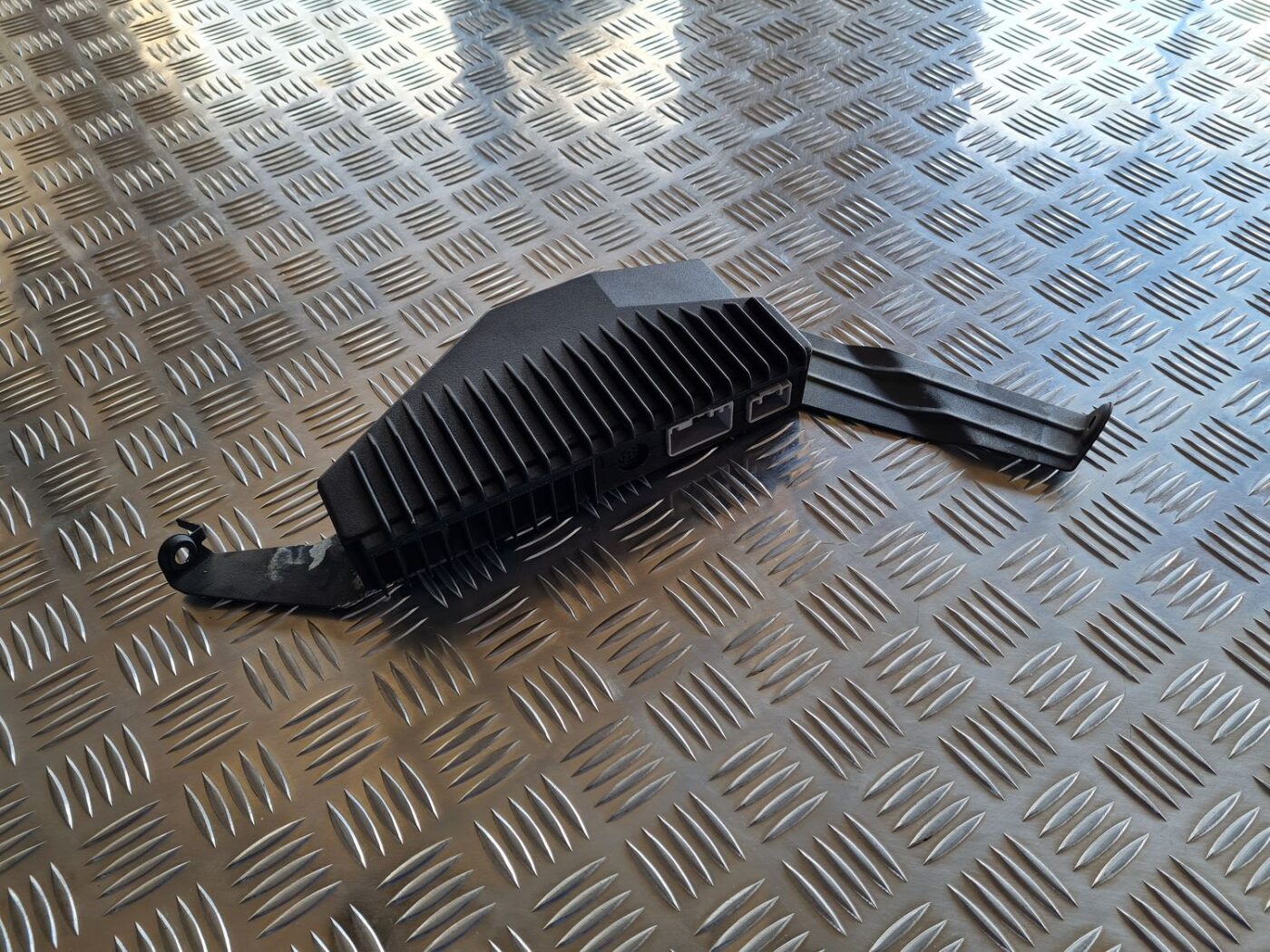 Audio pastiprinātāja bloks priekš VOLVO S60 2008