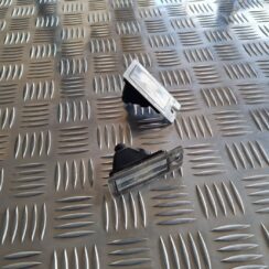 Numura zīmes apgaismojums priekš VOLVO S60 2008