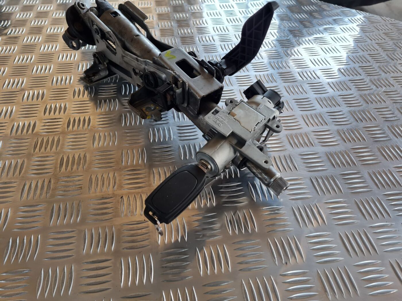 Stūres statne priekš VOLVO S60 2008 2 Stūres statne priekš VOLVO S60 2008