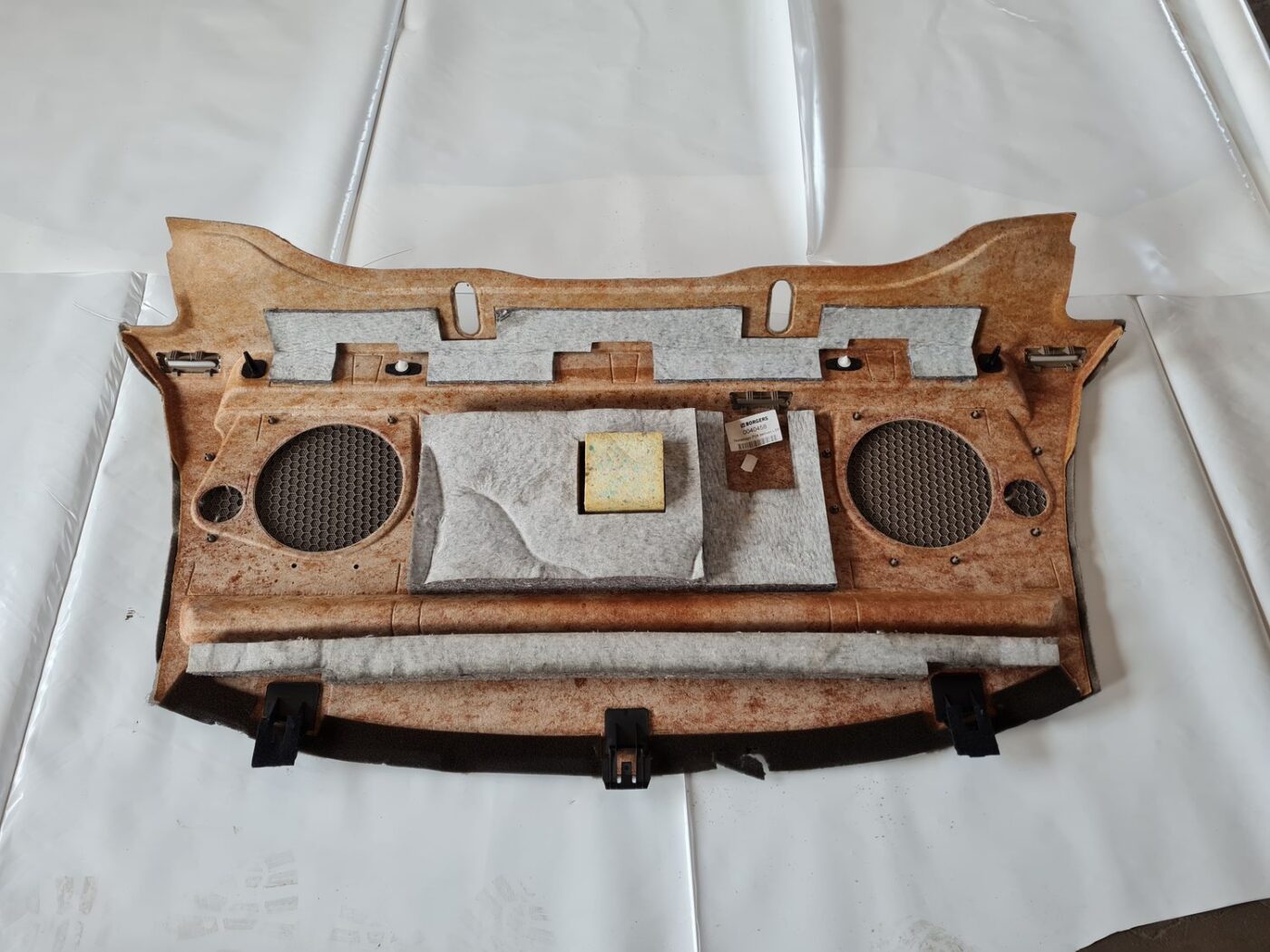 Bagāžnieka nodalījuma plaukts priekš VOLVO S60 2008