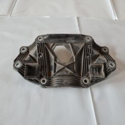 Aizmugurēja reduktora kronšteins priekš VOLVO S60 2008