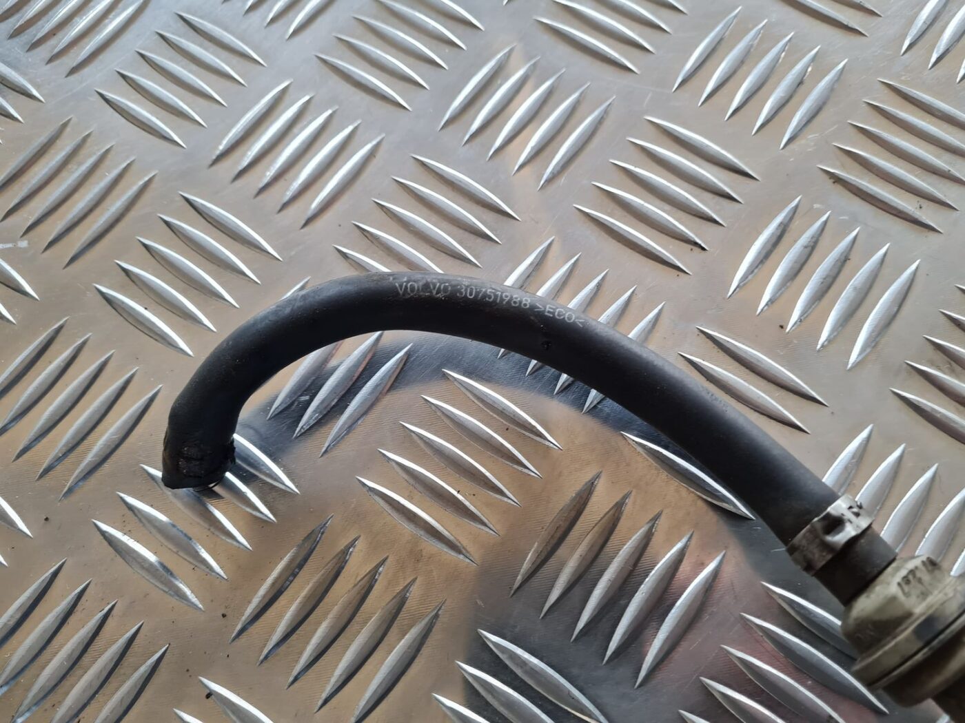 Degvielas tvertnes ventilācijas vārsts priekš VOLVO S60 2008 4 Degvielas tvertnes ventilācijas vārsts priekš VOLVO S60 2008