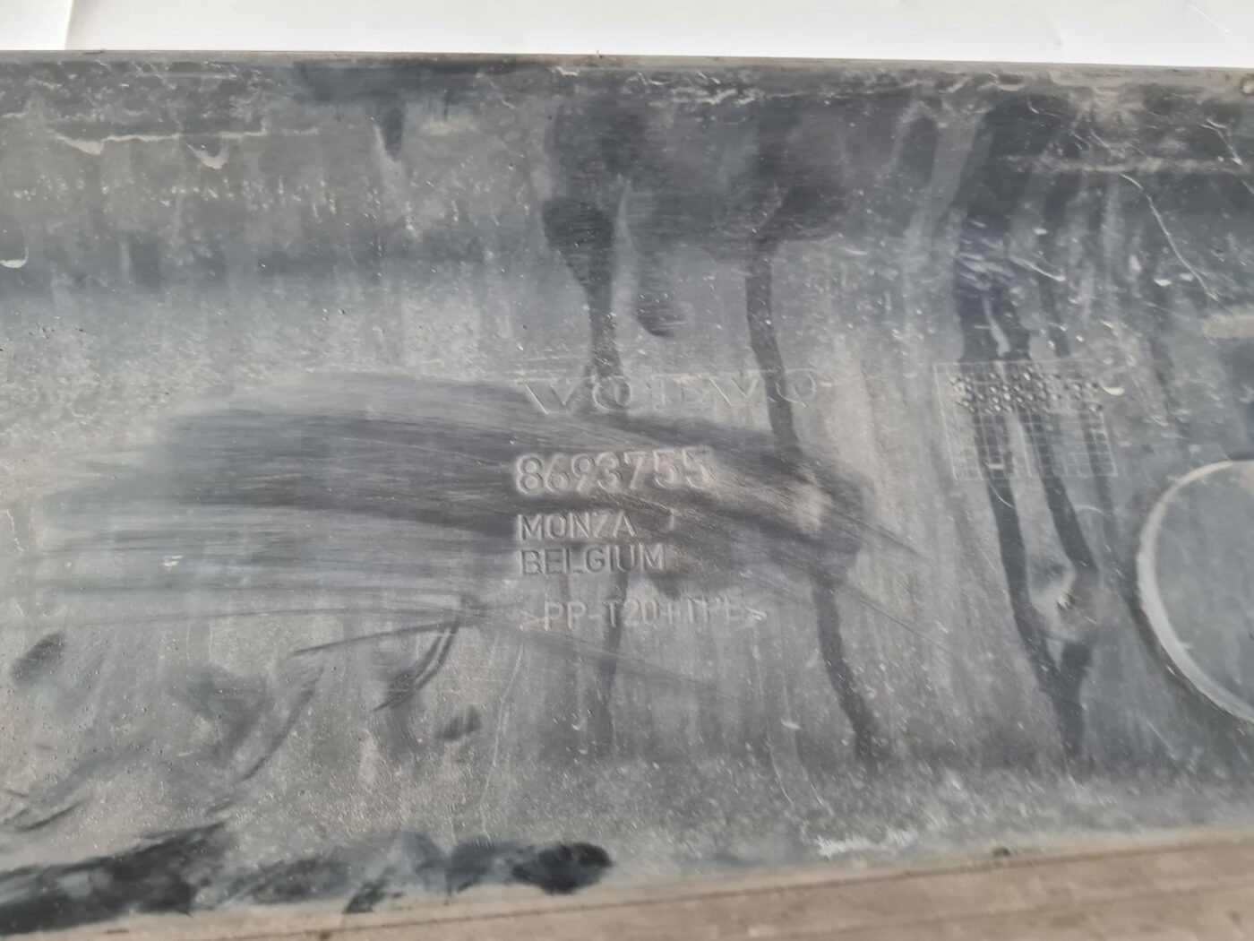 Ieplūdes gaisa deflektors/Difuzors priekš VOLVO S60 2008 2 Ieplūdes gaisa deflektors/Difuzors priekš VOLVO S60 2008